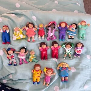 ❤️CABBAGE PATCH❤️Figurines 18 Total
